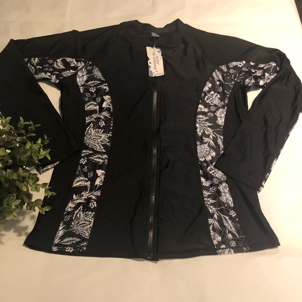 Enjoy the sun long sleeve swim shirt size L